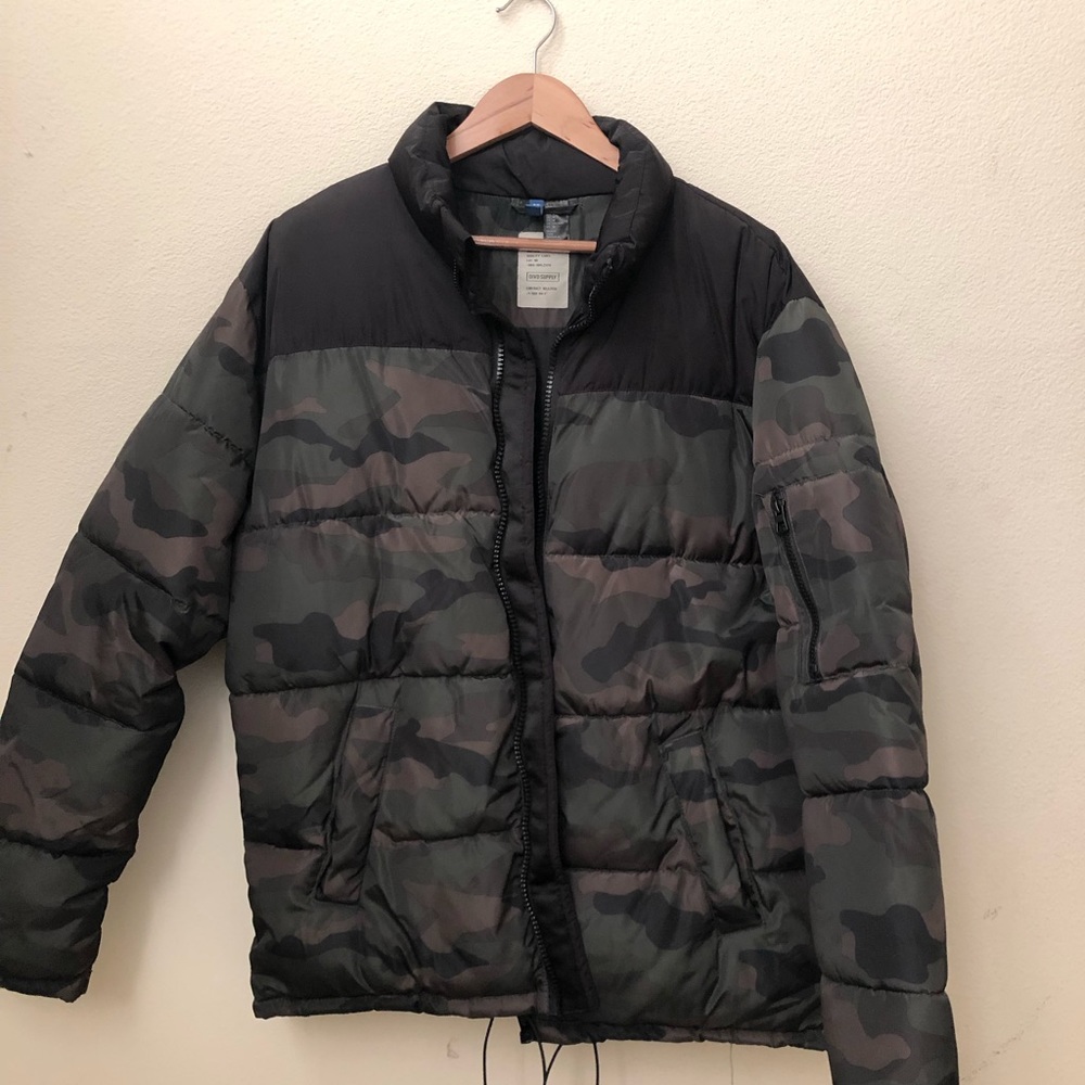 Puffer Jacket (Camouflage) - H&M brand - WARM!